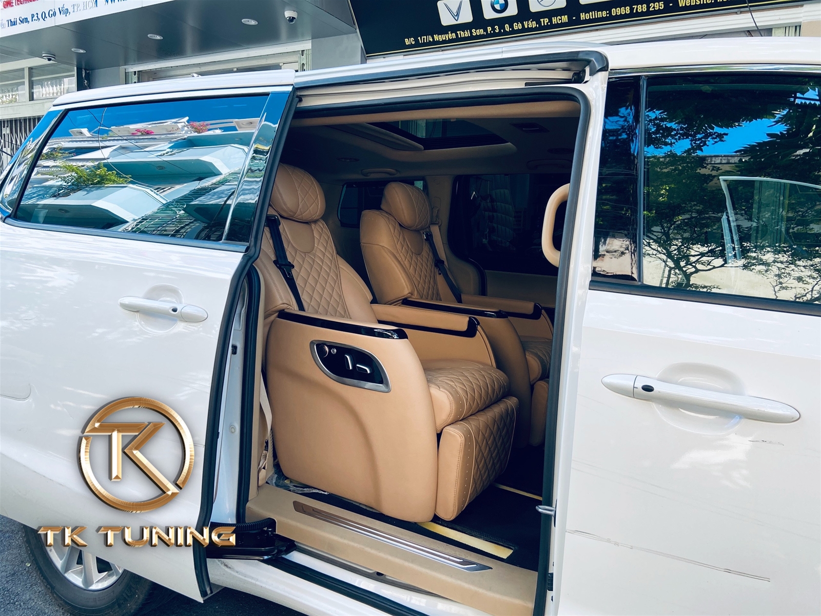 do ghe limousine cho xe o to tai quan 3